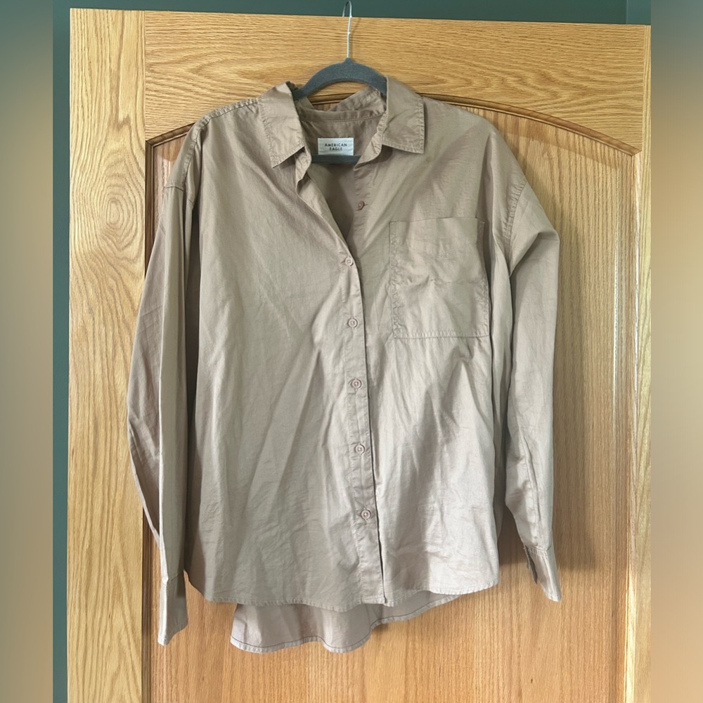 NWOT AE Button Down
